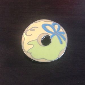 Disney enamel pin